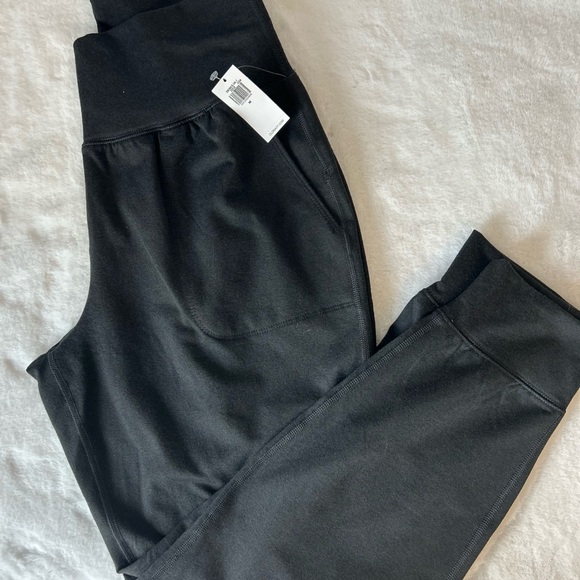 Old Navy Black Jogger Women's Size Medium cloud/comfy - Picture 2 of 5